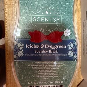 Scentsy Icicles & Evergreen Wax Brick with Red Bow